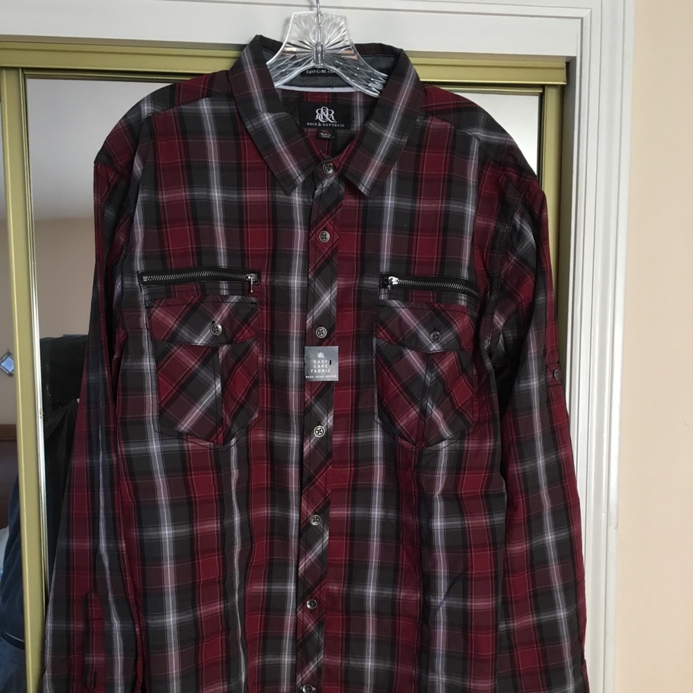 Men’s shirt plaid NEW with tags. Size XL
